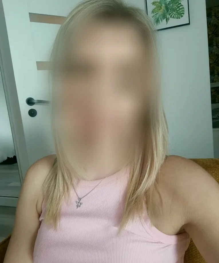 Denise, 26
