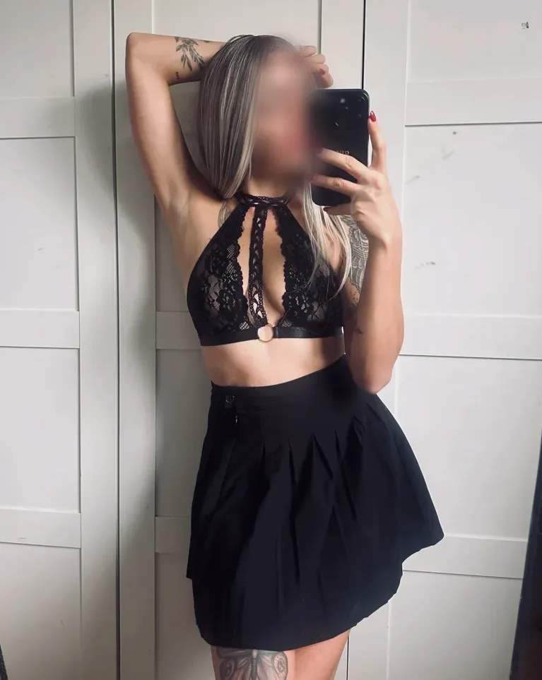 Mira, 32