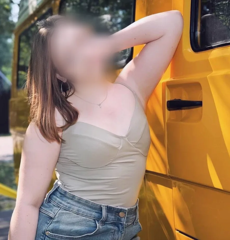 Özlem, 19