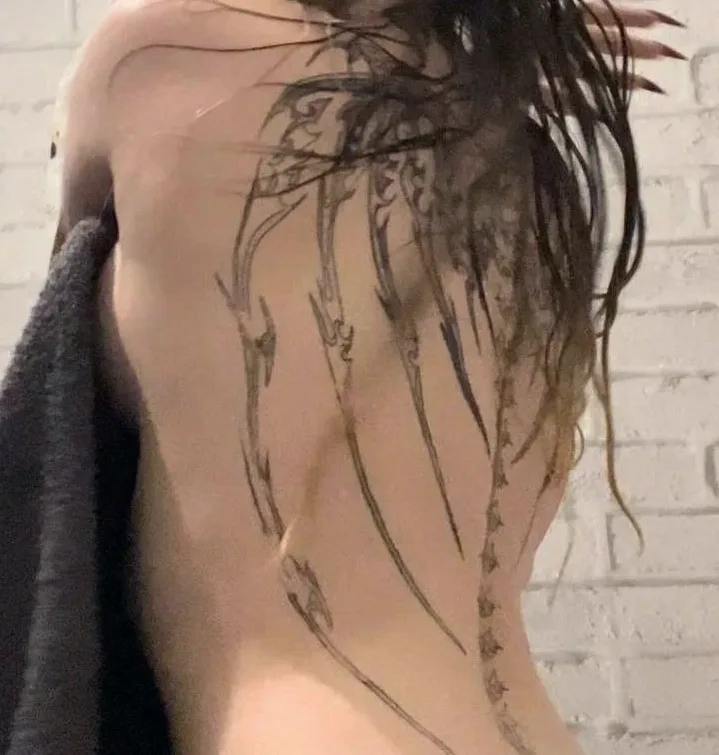 Sandra, 21