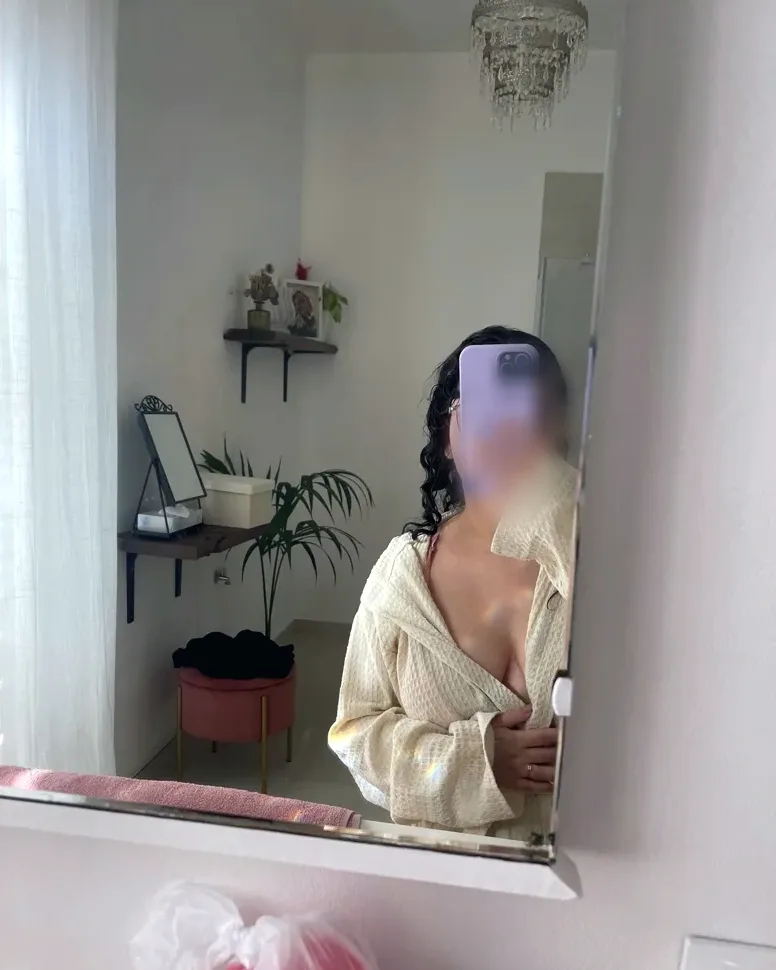 Tanja, 24